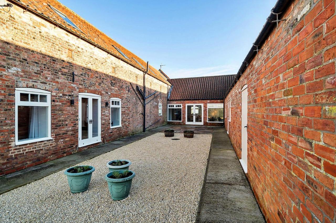 Finest Retreats - South Barn Villa Winestead Buitenkant foto