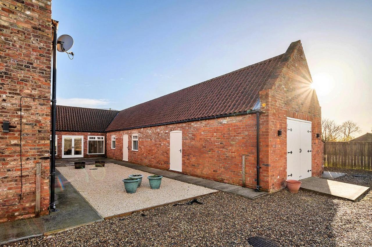 Finest Retreats - South Barn Villa Winestead Buitenkant foto